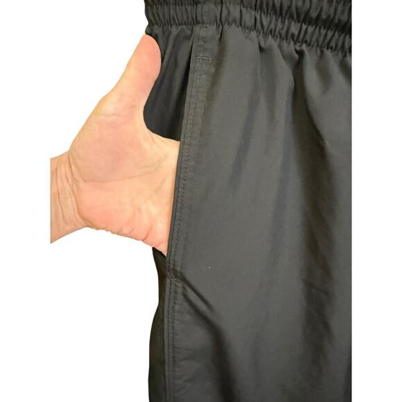Nike Men's Sweatpants Black Pockets Elastic Waistband and Zipper Legs Large - Picture 8 of 11